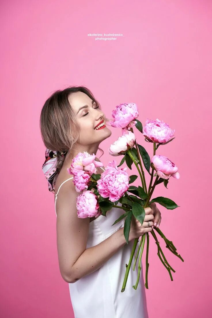 Примеры фото в цветах Fashion flowers photoshoot beauty ideas for 2020 идеи для фотосессии с цветами в