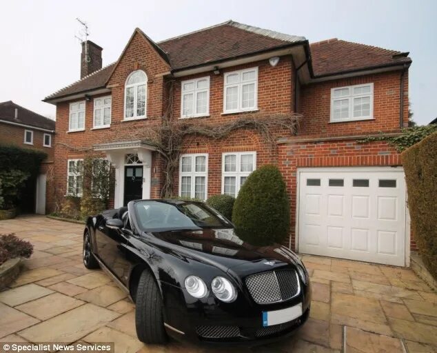 Примеры информационных машин дома For sale: £ 1.9million luxury six-bedroom home called The Bentley that comes wit