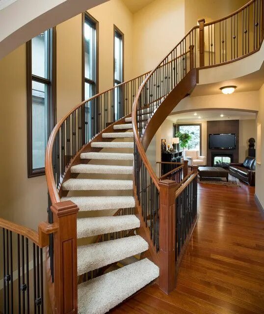 Примеры лестниц в частном доме West Hillhurst Executive - Traditional - Staircase - Calgary - by Stephens Fine 