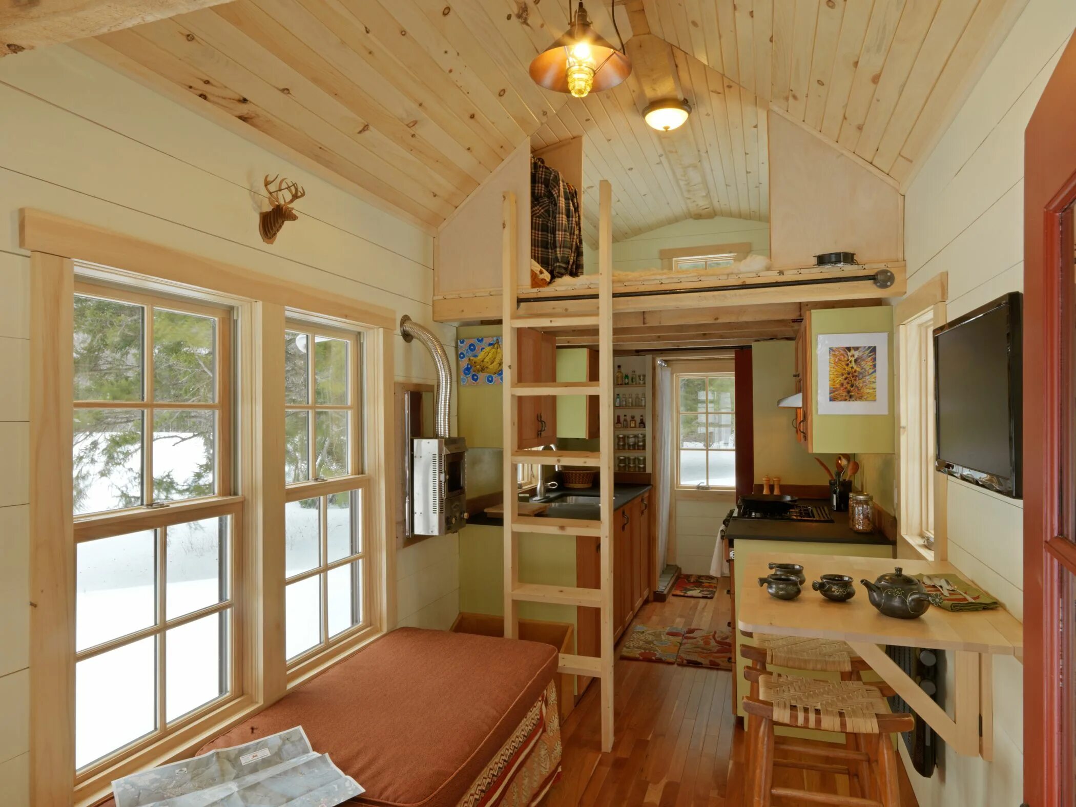 Примеры маленьких домов A Look Inside a Tiny House - Fine Homebuilding Modern tiny house, Tiny house liv