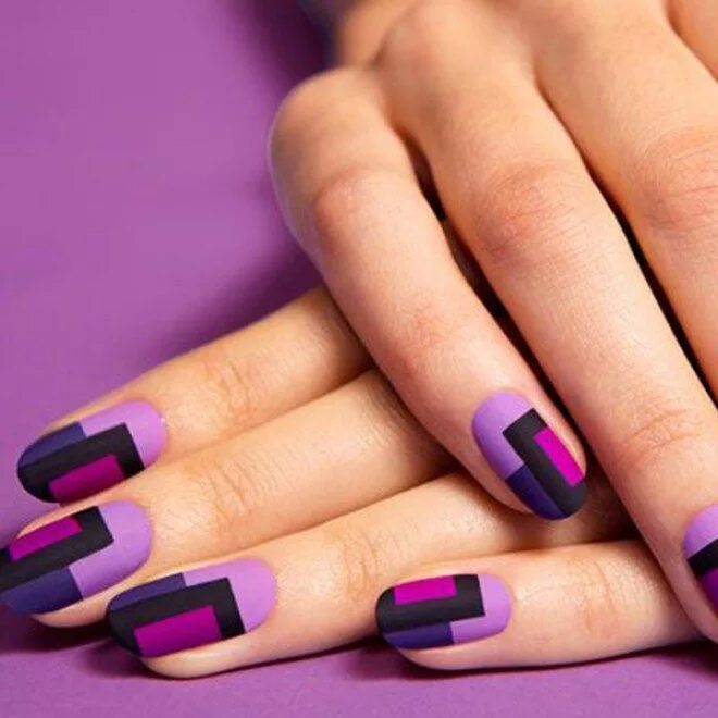 Примеры маникюра фото 50 diseños de nail art gráficos que sacarán tu lado más arty Fashion nails, Nail