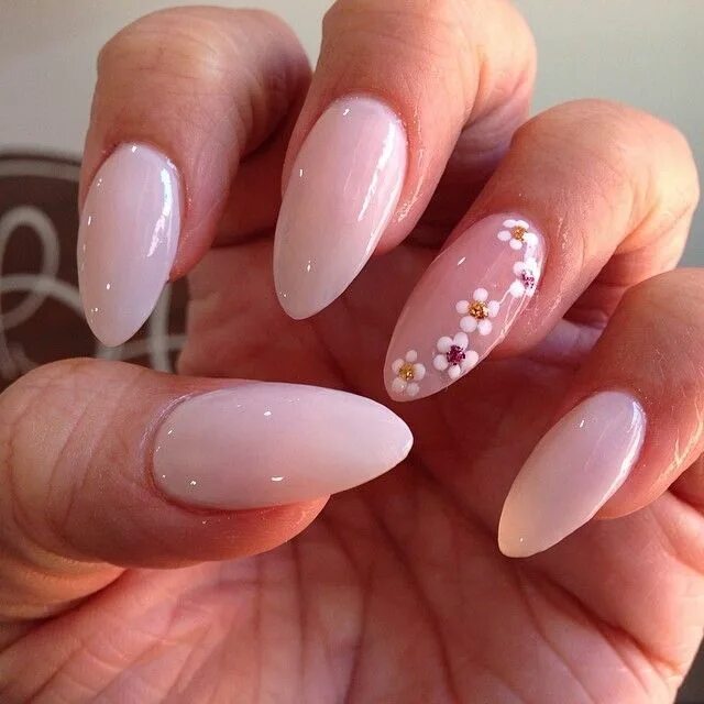 Примеры маникюра на овальные ногти Pin on NAILS Elegant nails, Pretty nails, Flower nails