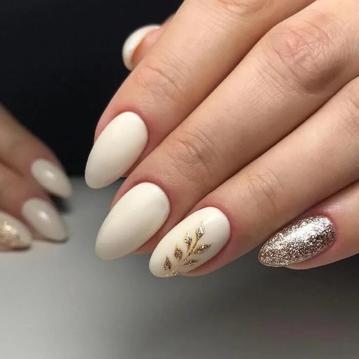 Примеры маникюра на овальные ногти Pin on Nails Acrylic nails almond shape, Pretty nails, Short acrylic nails