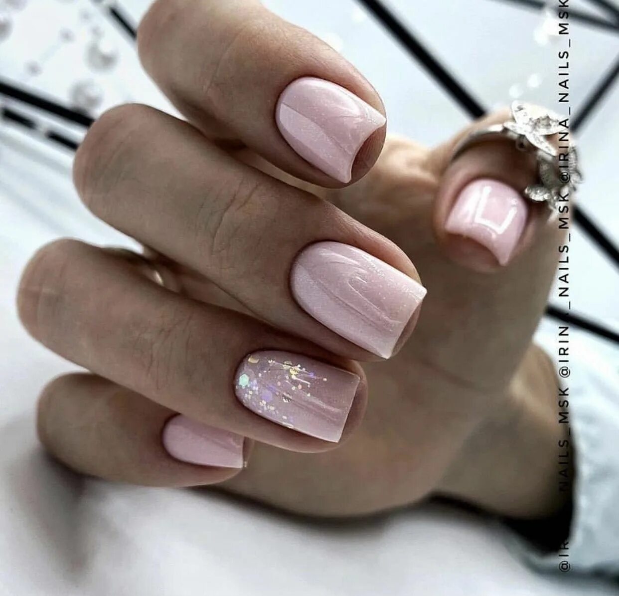 Примеры нежного маникюра Pin on Blonde hair looks Nail designs glitter, Manicure, Swag nails