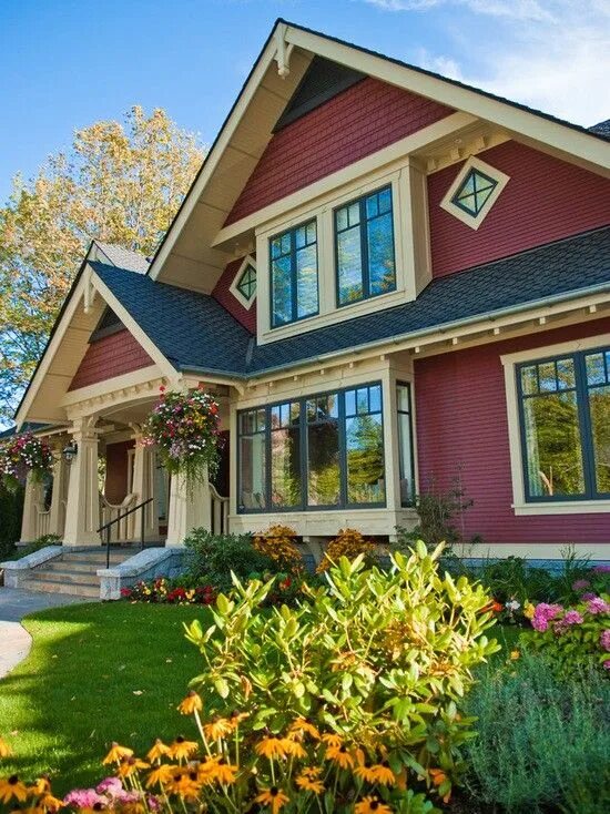 Примеры окраски домов Бордовый фасад дома Red house exterior, Craftsman exterior, Craftsman home exter