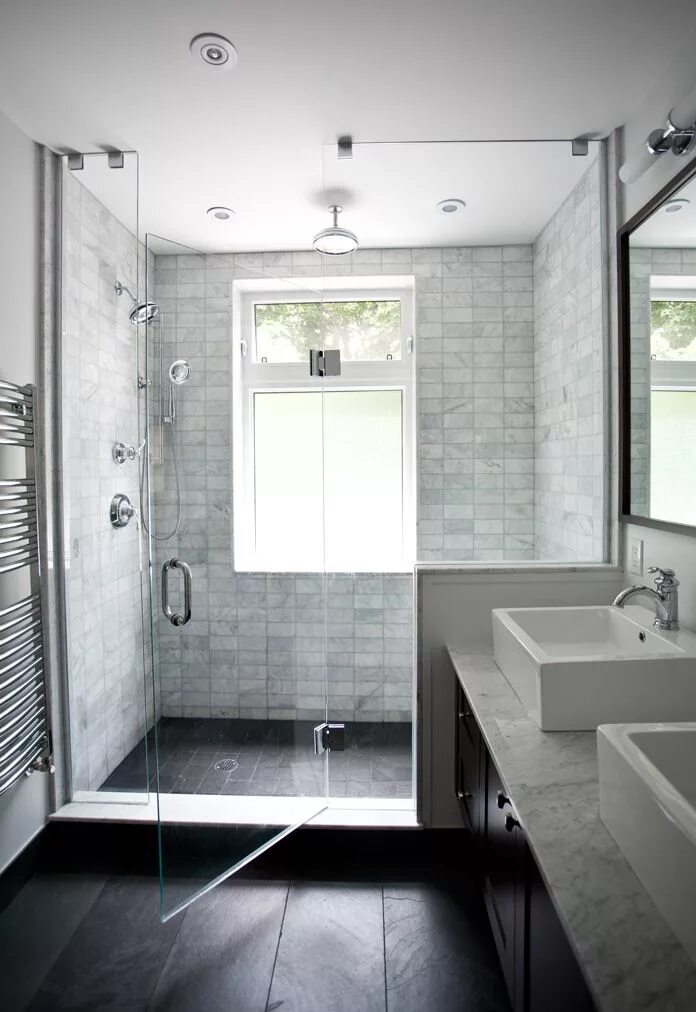 Примеры отделки душевой комнаты marble bathroom by catherine + davis Small bathroom remodel, Window in shower, B