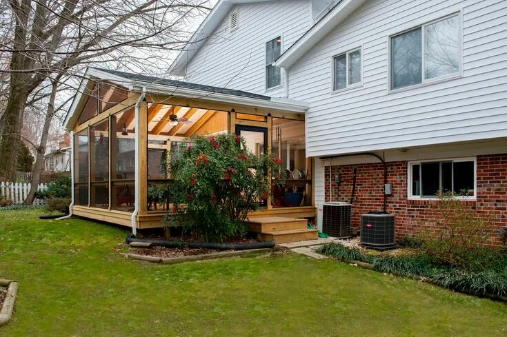 Примеры пристройки к деревянному дому Addition and Screened Porch in Fairfax Screened porch, Screened porch designs, P