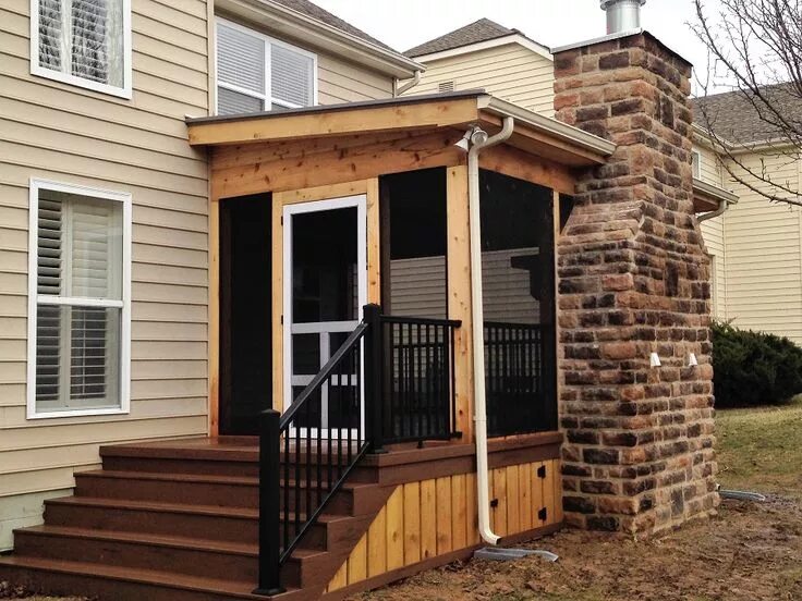 Примеры пристройки крыльца к дому Rustic and Romantic Screened Porch w/ Fireplace in Dublin, OH in 2024 Patio buil