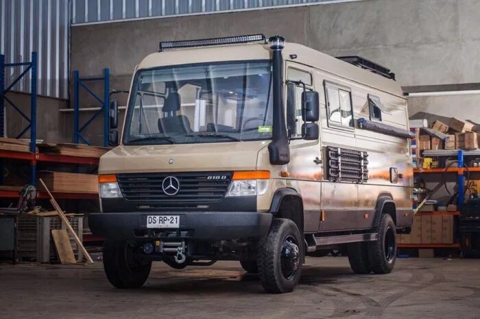 Примеры работ тюнинга мерседес варио Из старого Mercedes Vario сделали современный внедорожный автодом