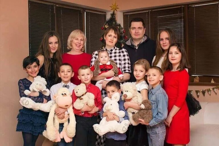 Примеры семейных детских домов Детский дом семейного типа Севрюковых, orphanage, Khrustalnyi / Krasnyi Luch, No