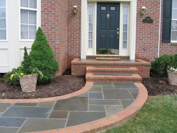 Примеры входа в дом brick and flagstone (?) front entrance landing and walkway Front door steps, Con