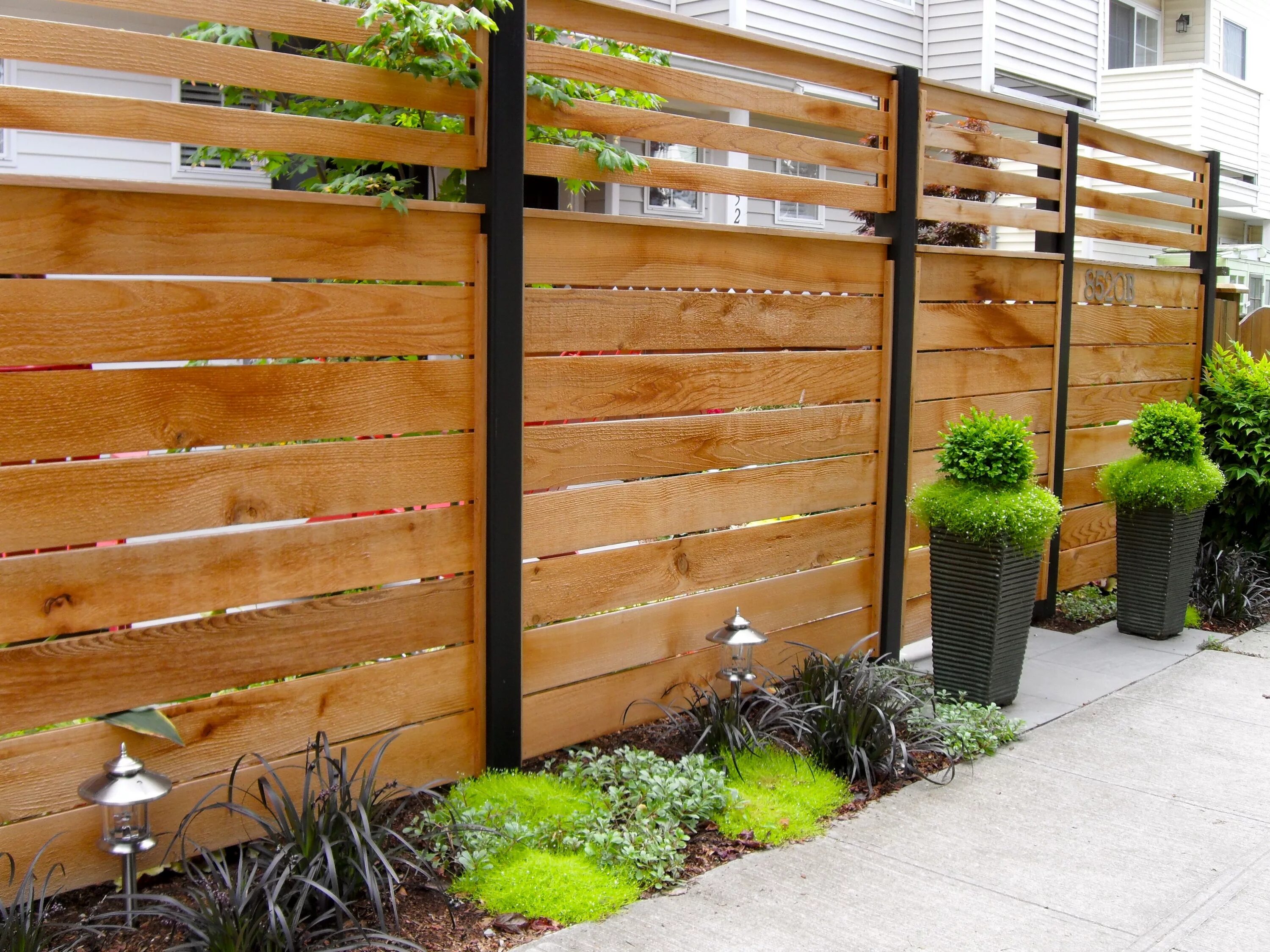 Примеры заборов для загородных домов Backyard Fence Design by Michael Muro Garden Design, Seattle WA