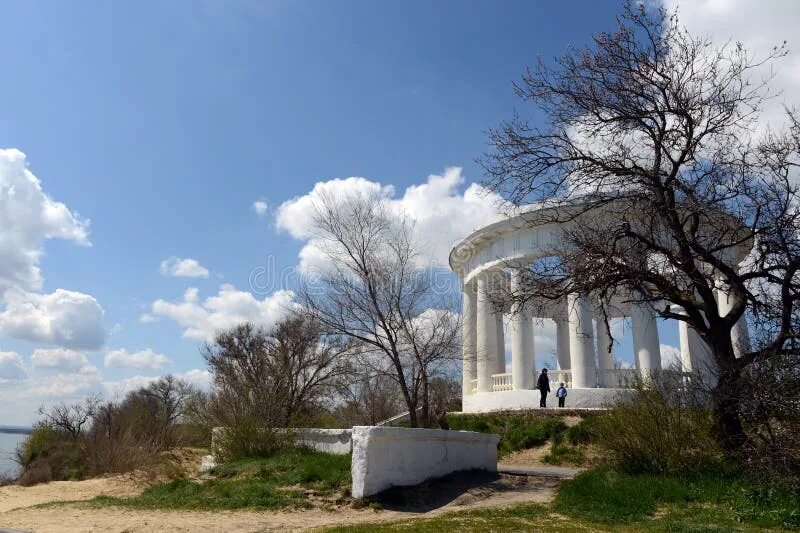 Приморский парк цимлянск фото Rotunda in the Seaside Park on the Shore of the Tsimlyansk Reservoir. Editorial 