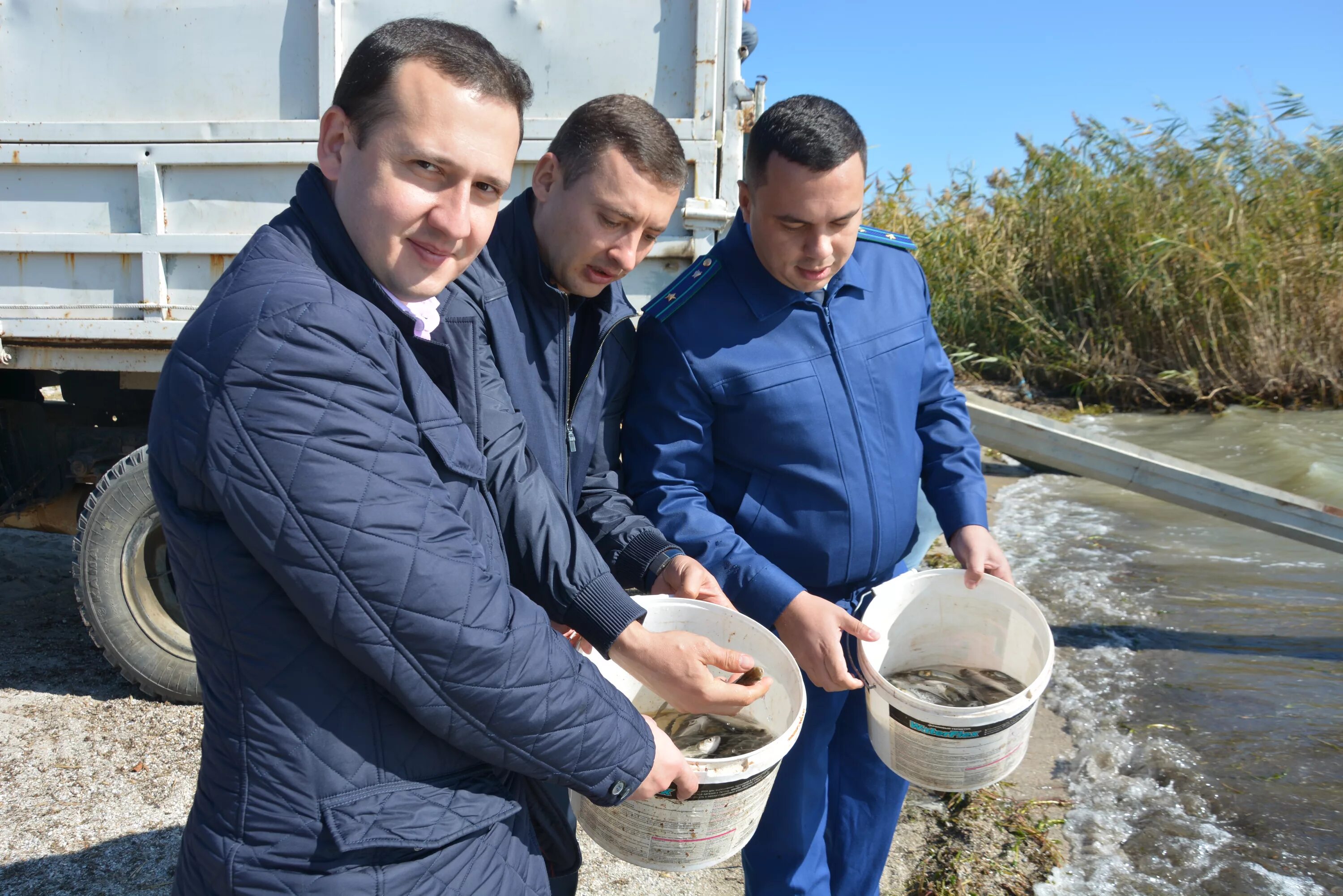 Приморско ахтарский район фото Очередной выпуск молоди состоялся в Приморско-Ахтарском районе