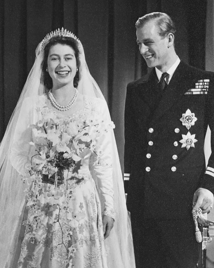 Принц филипп и королева елизавета фото Happy 71st wedding anniversary! On the 20th of November, 1947, Princess Elizabet