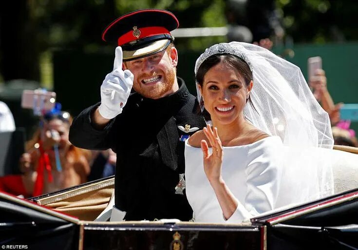 Принц гарри и меган свадьба фото Prince Harry makes HILARIOUS joke to Meghan after tying the knot Royal wedding h