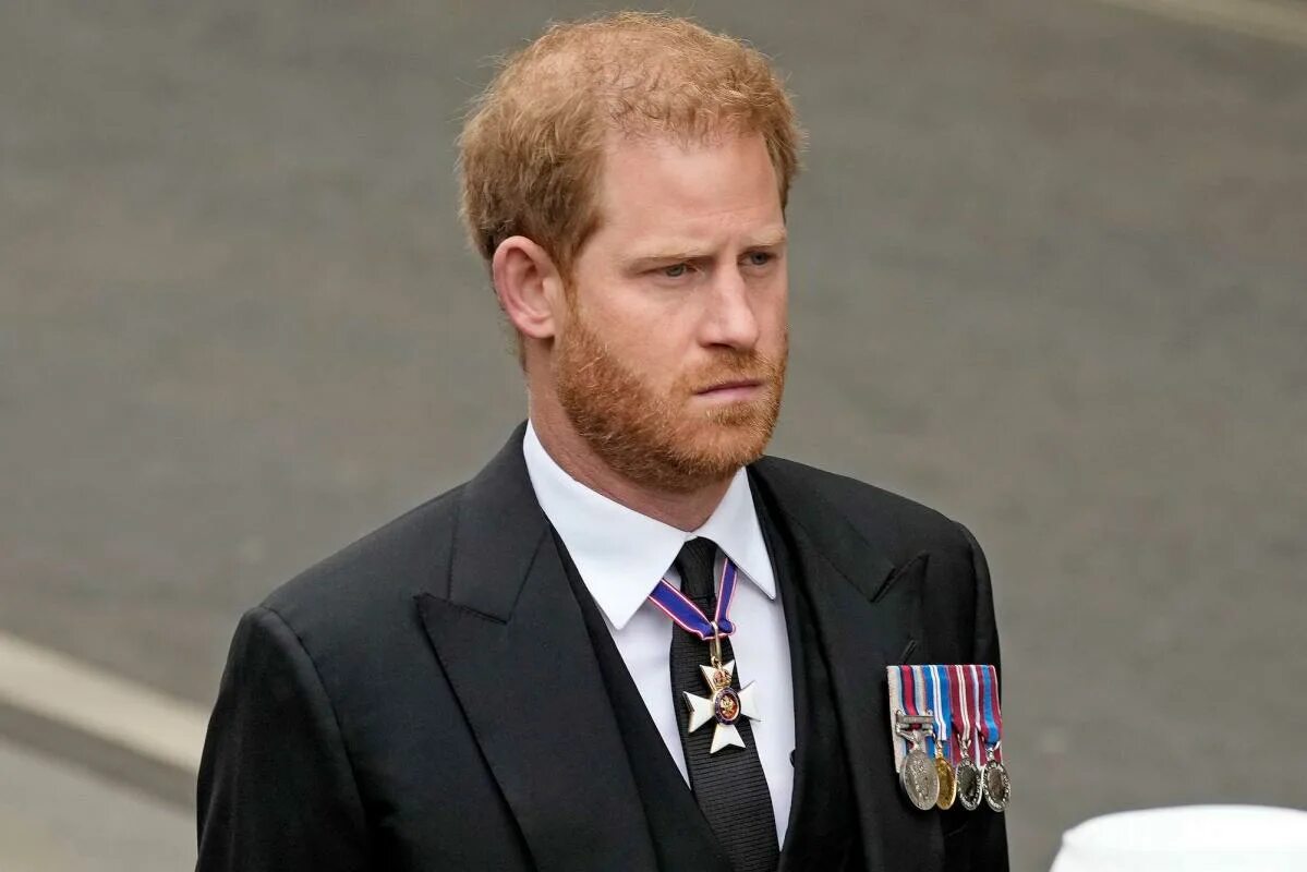 Принц монеточник дух фото Prince Harry to Appear as a Witness in London Court Trial This Summer for Phone 