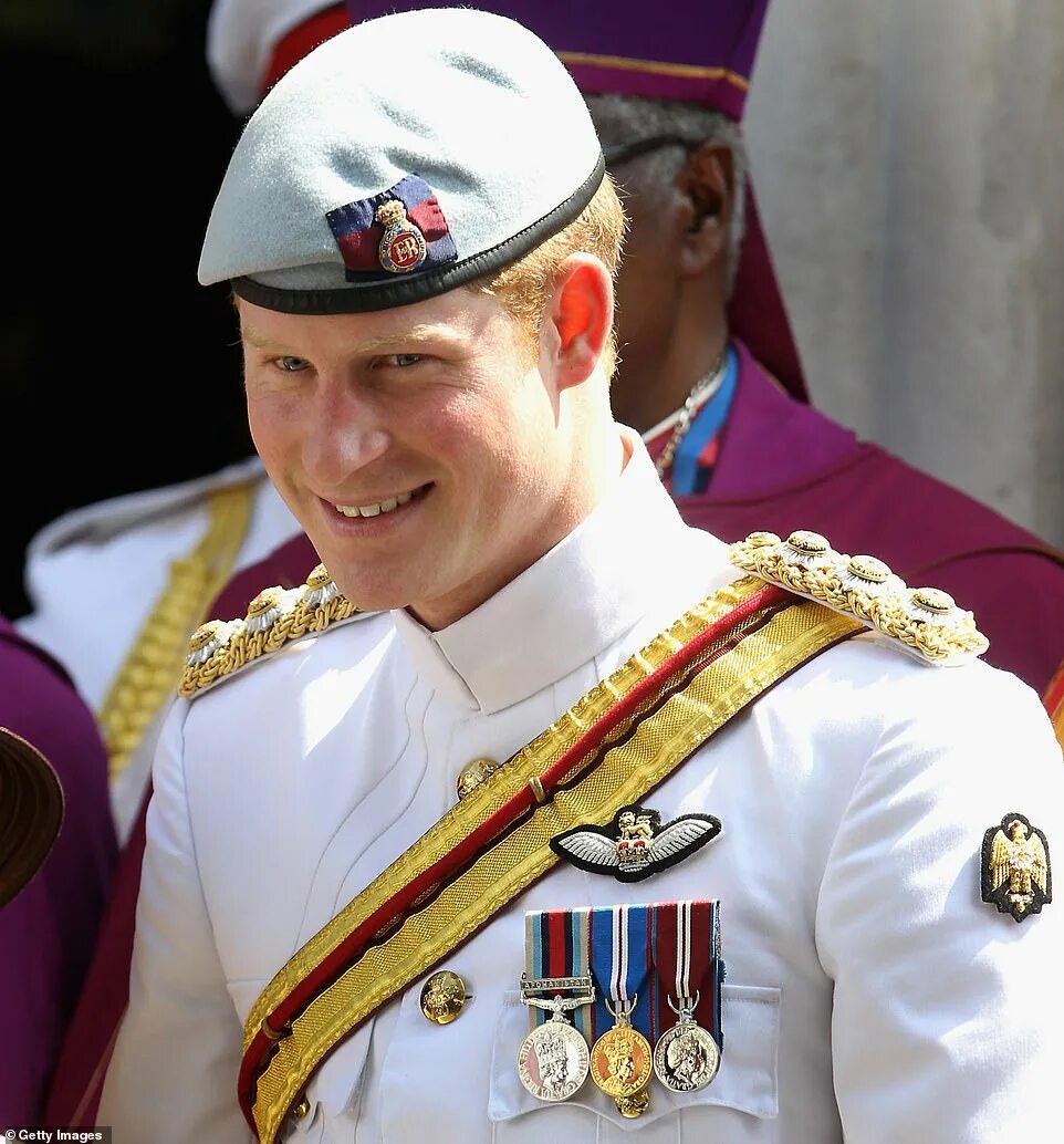 Принц монеточник дух фото Prince Harry is 'upset' after the Queen 'agrees he should be stripped of Royal p