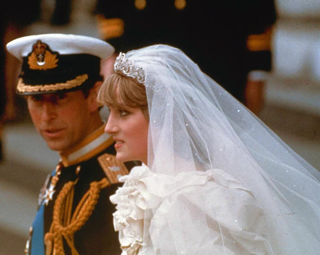 Everything about late Princess Diana's iconic wedding dress