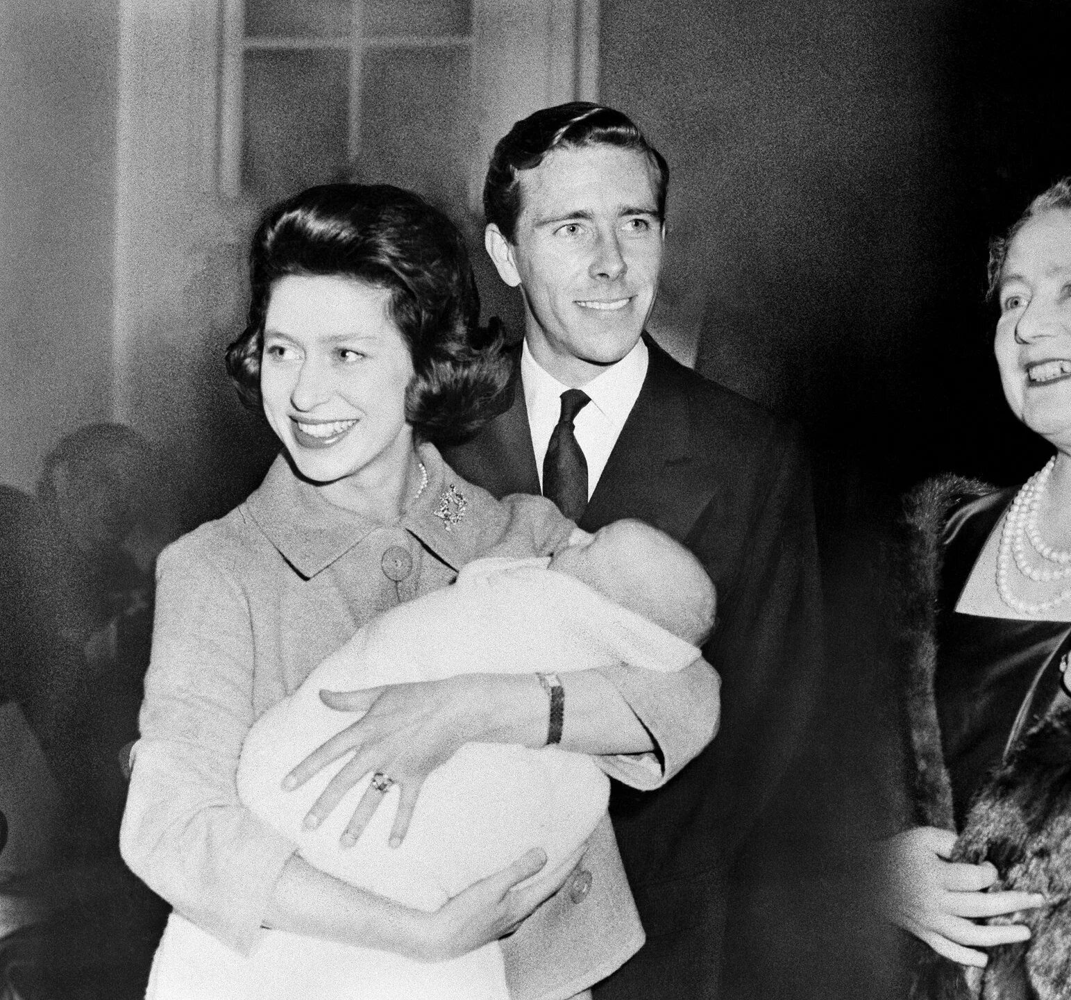 Принцесса маргарет и питер таунсенд прощальное фото 80 Years of Royal Moms Princess margaret, Queen and prince phillip, Royal monarc