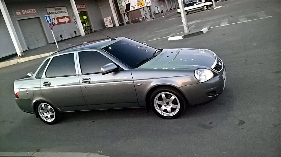 Приора фото серое Легкое занижение. Дубль два. - Lada Приора седан, 1,6 л, 2012 года своими руками