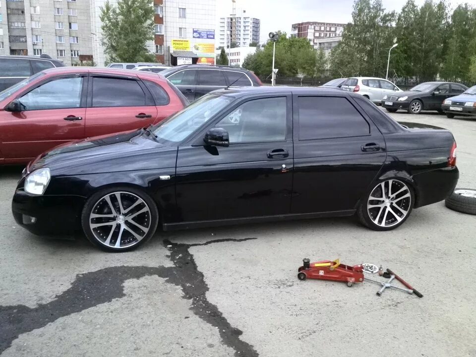 Приора на 17 дисках фото рельсы - Lada Приора седан, 1,6 л, 2010 года наблюдение DRIVE2