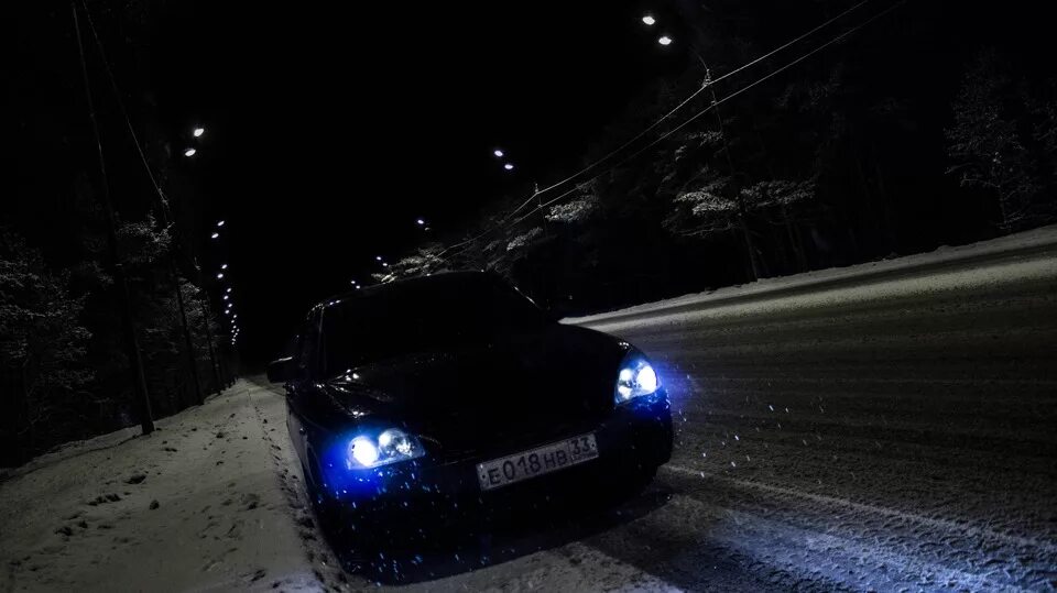 Приора ночью фото Winter Photoshoot 1: Road & Night - Lada Приора хэтчбек, 1,6 л, 2012 года фотогр