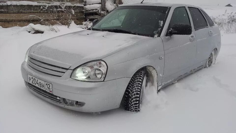 Приора снежная королева фото Lada Приора хэтчбек 1.6 бензиновый 2011 1,6 на DRIVE2