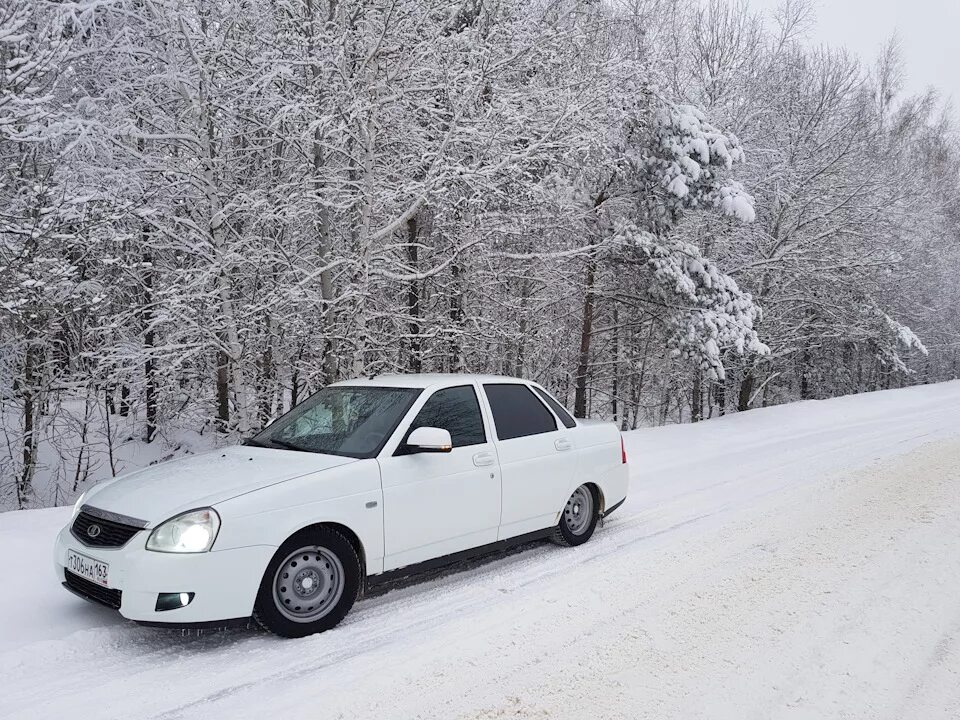 Приора зимой фото Зимняя фотосессия - Lada Приора седан, 1,6 л, 2013 года просто так DRIVE2