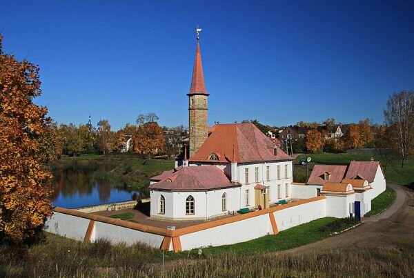 Приоратский дворец ул чкалова 22а гатчина фото Землебитные стены бесплатные, и одновременно - прочные, долговечные и даже теплы