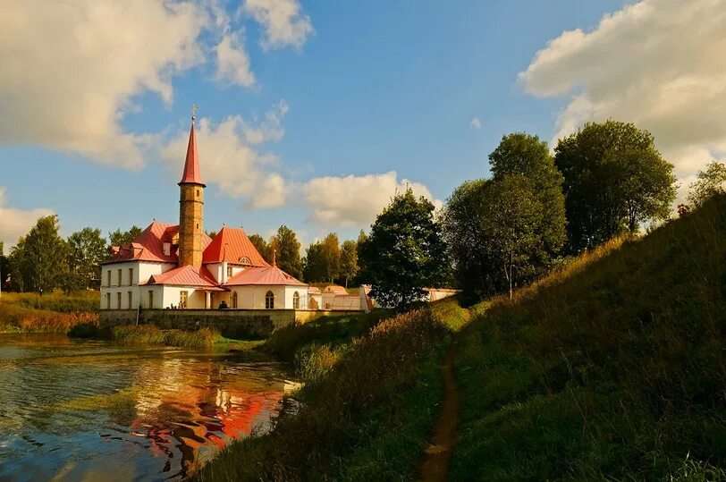 Приоратский дворец в гатчине фото В приложение maps.me появился маршрут по самым мистическим местам Ленобласти - М