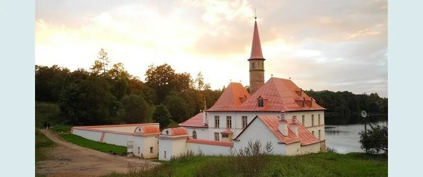 Приоратский дворец в гатчине фото Priory Palace