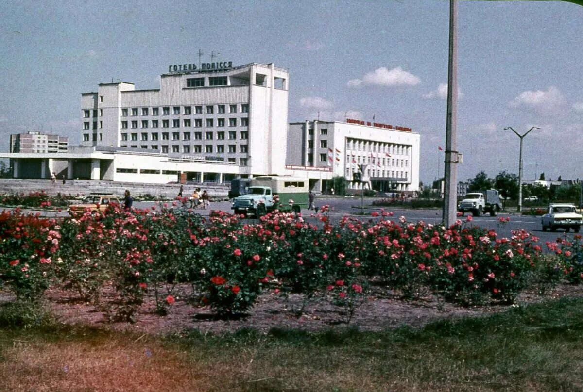 Припять-город призрак. 34 года с момента страшной аварии(фото, тогда и сейчас) О