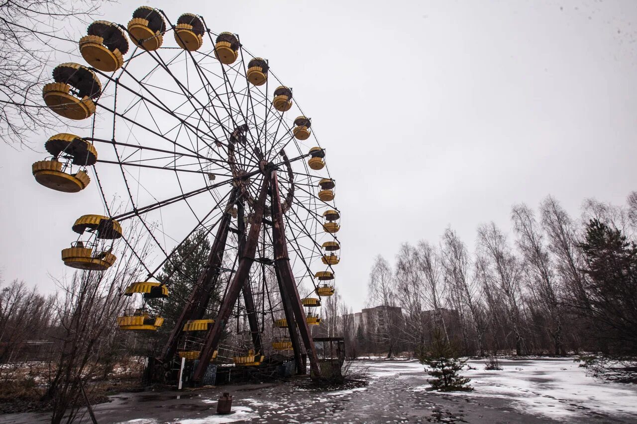 Припять фото колеса обозрения The Ferris wheel in the city of Pripyat is one of the symbols of the Chernobyl E