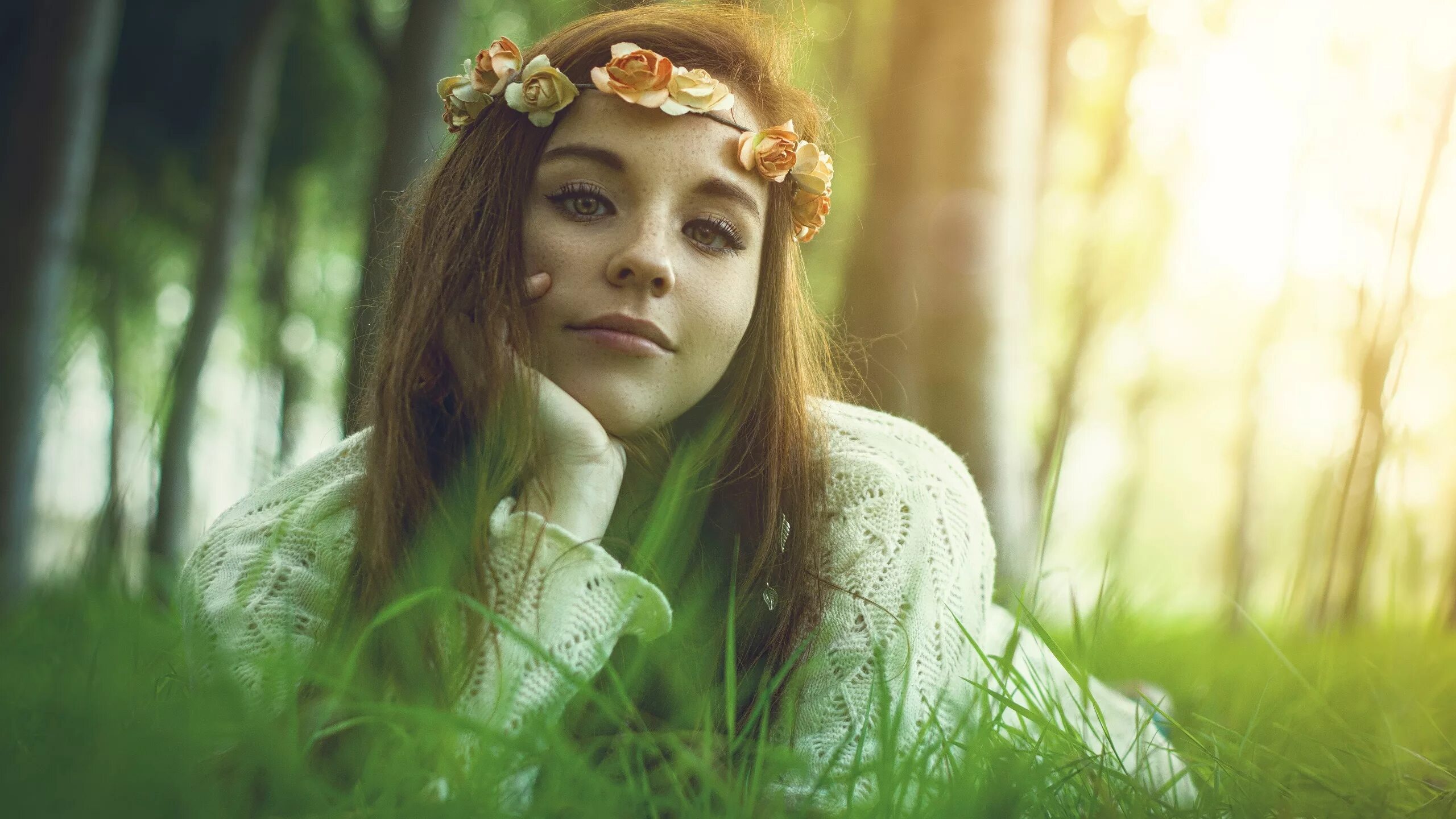 Природа лицо девушки фото Wallpaper : model, nature, grass, fantasy girl, women outdoors 2560x1440 - Wallp