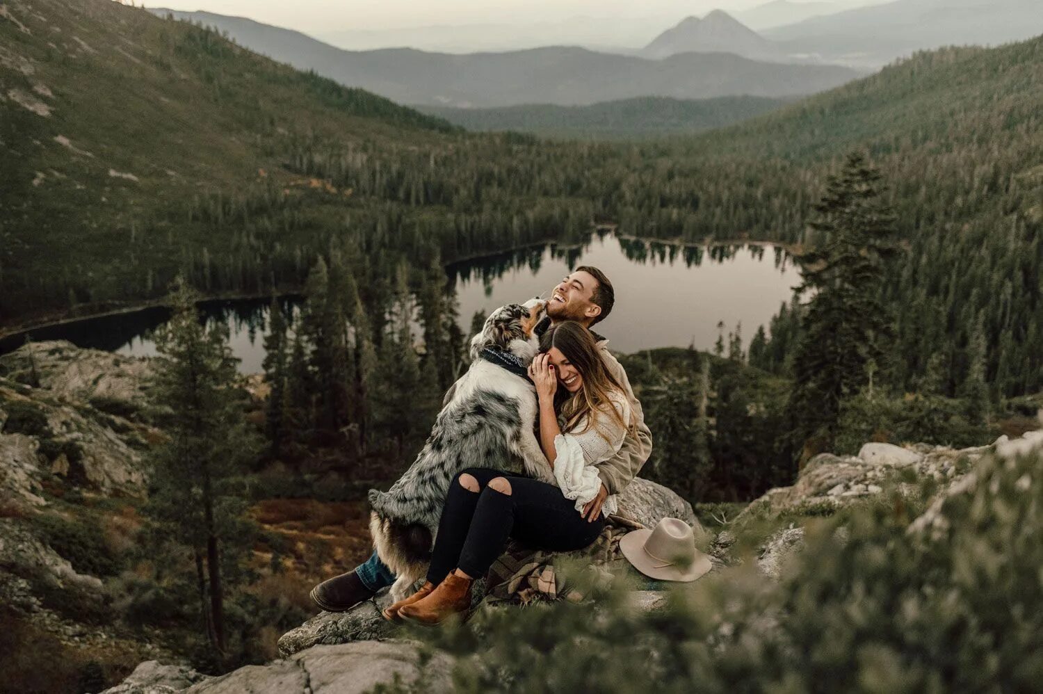 Природа мужчины и женщины фото The 50 Most Stunning Engagement Photos From 2018 So Far Creative engagement phot