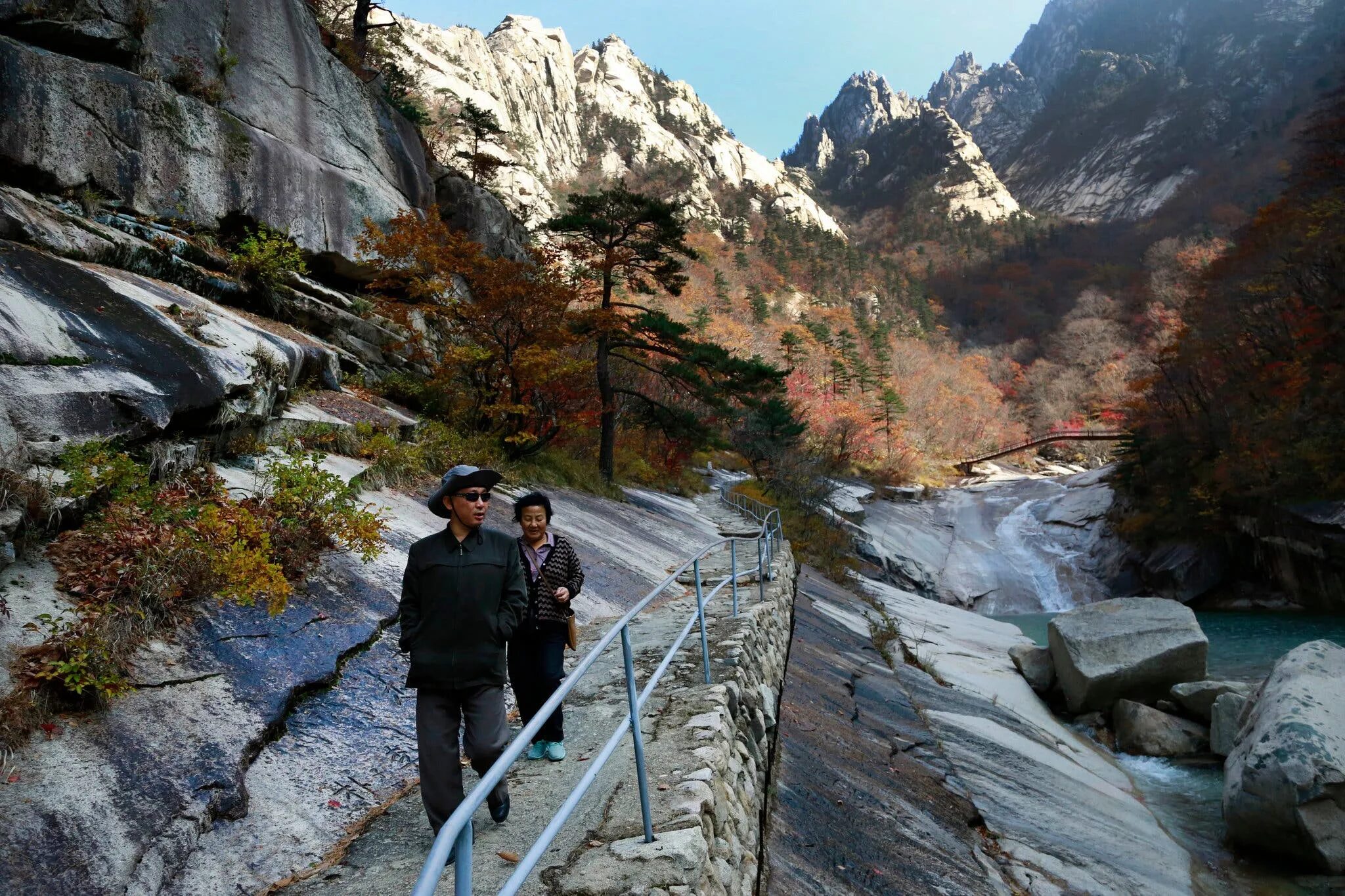 Природа северной кореи фото South Korean Leader Considers Letting Its Tourists Visit North Korea - The New Y