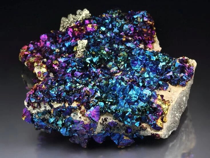 Природные минералы фото peacock ore images - Google Search Crystals, gemstones, Crystals, Mineral stone