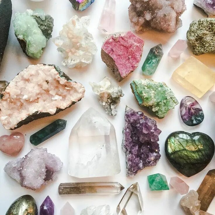 Природные минералы фото Posi vibes coming at ya this Tuesday at 7pm EST! Crystals, Crystals minerals, Mi