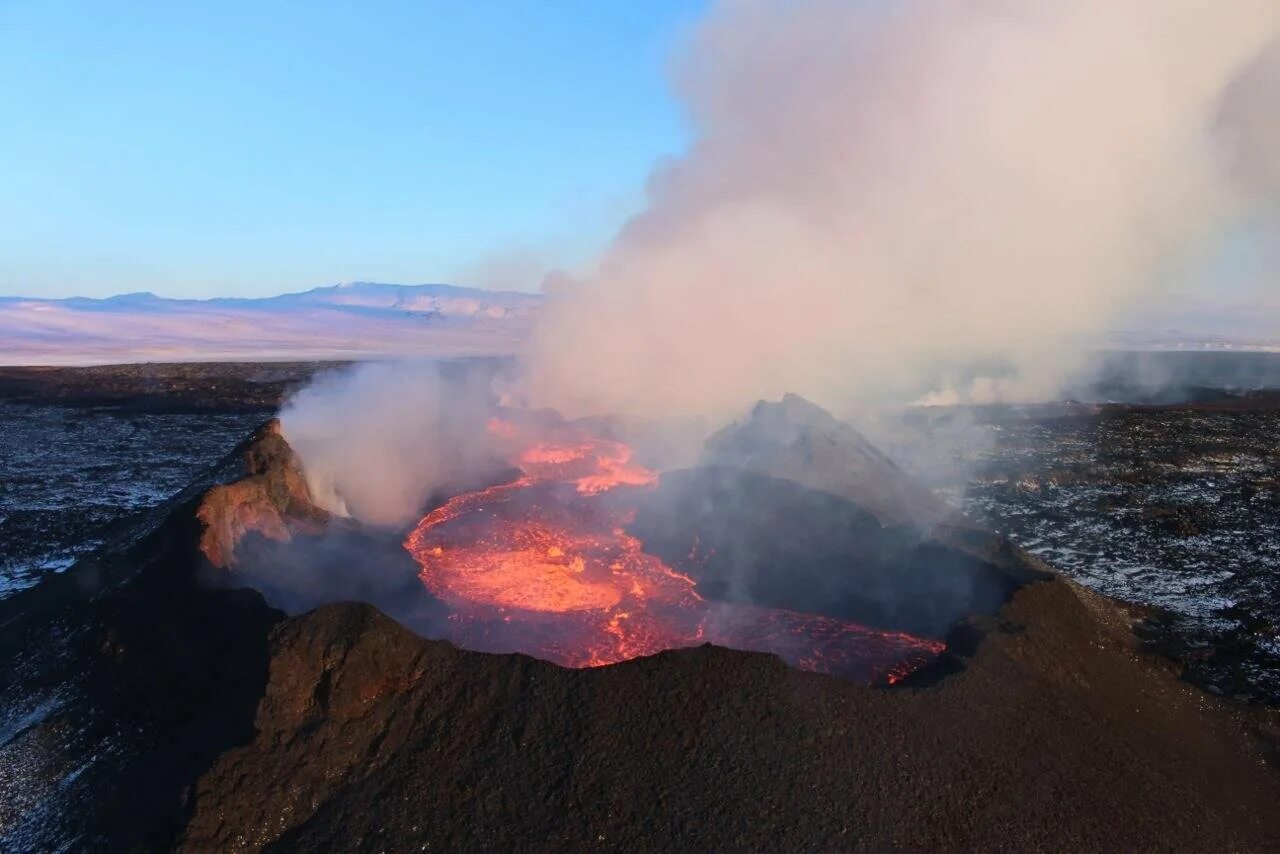 Природные процессы фото Volcanic pollution return linked to jump in respiratory disease cases