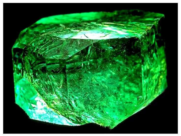 Природный изумруд фото Emerald in it's raw form. Minerals and gemstones, Stones and crystals, Crystals 