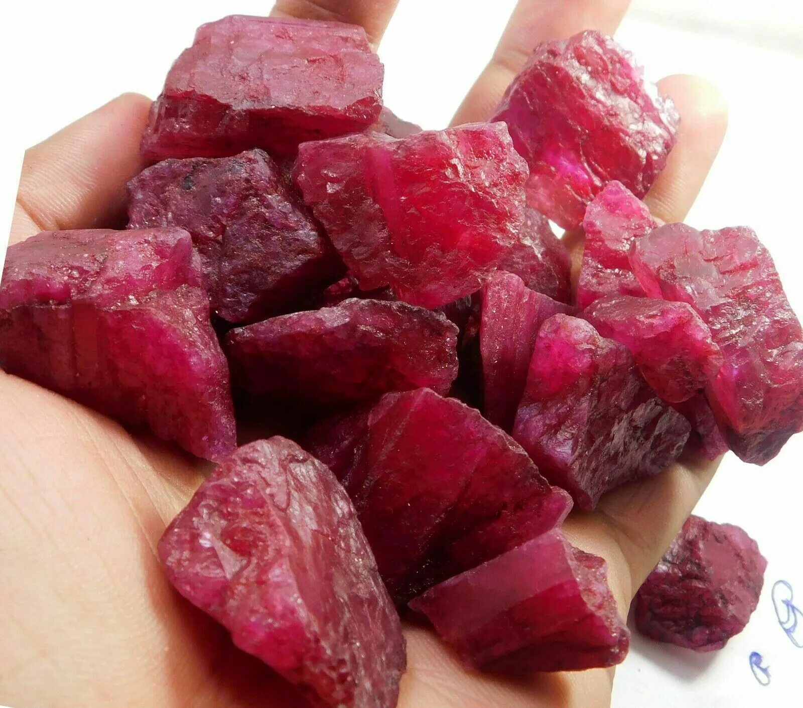 Природный рубин фото Купить 70.00Ct+ Natural Untreated Madagascar Red Ruby Loose Mineral на Аукцион и