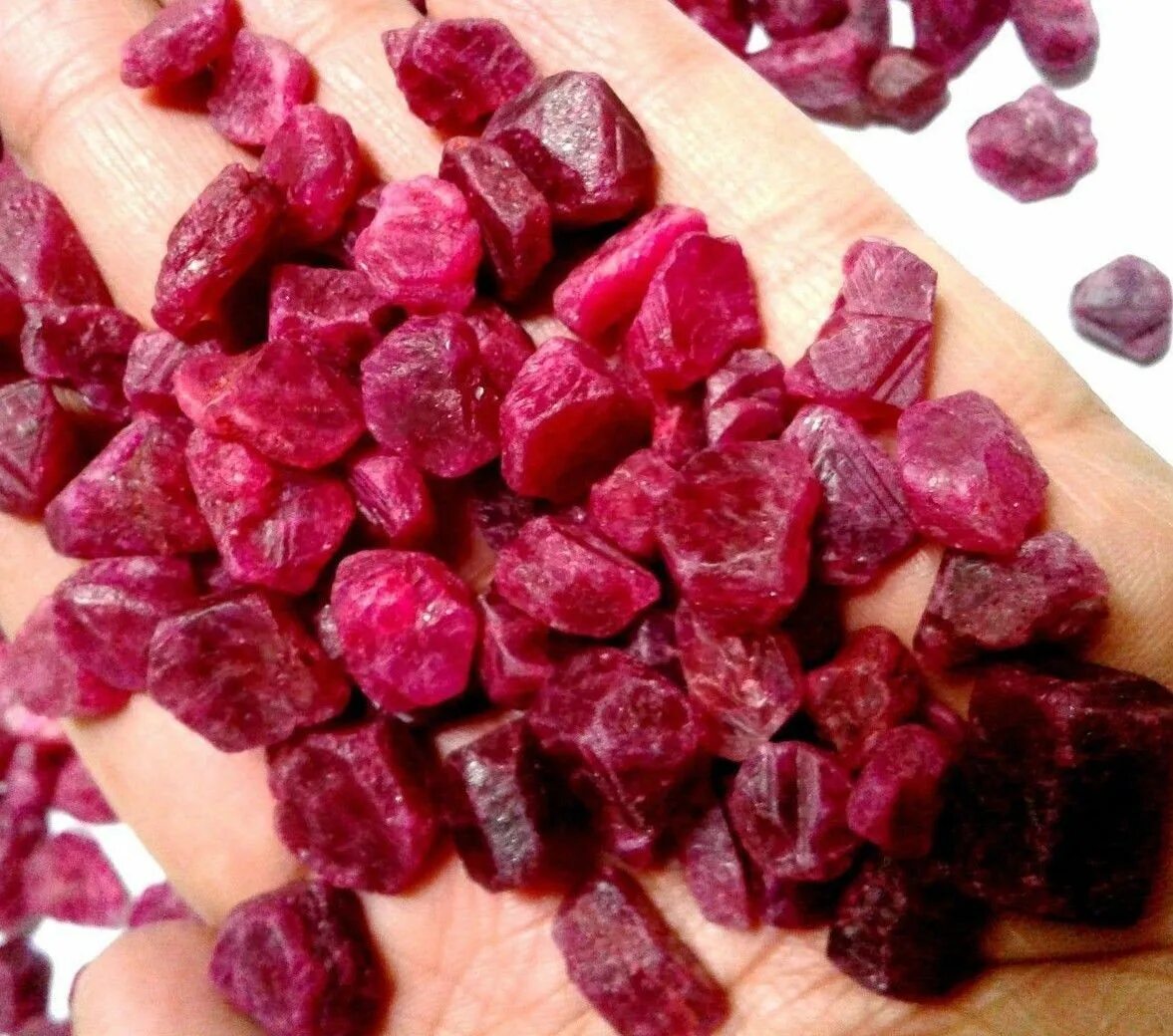 Природный рубин фото 100 % Natural Burma Ruby Rough Lot Loose Gemstone Dyed Etsy Rough gemstone, Natu