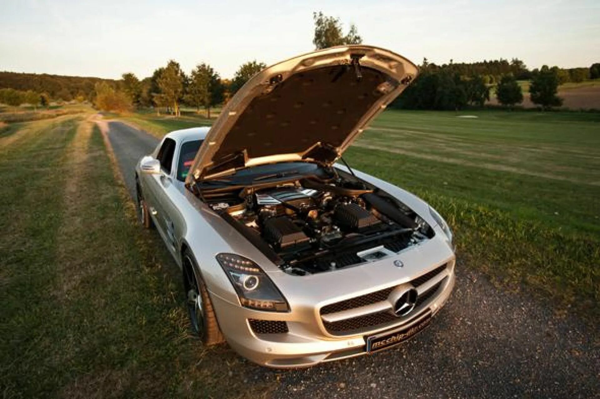 Прислать фото машины Mercedes Benz SLS 63 AMG 'mc700' Supercharger kit