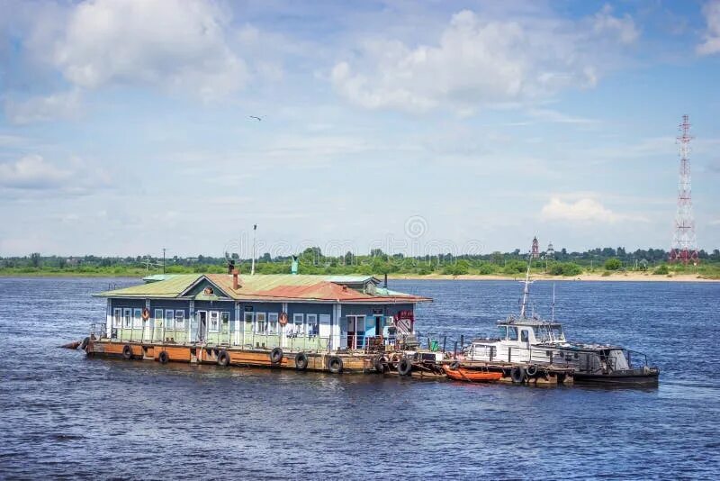 Пристань нижегородская область балахна фото Old Landing-stage at Anchor on Volga Editorial Photo - Image of blue, fairway: 9