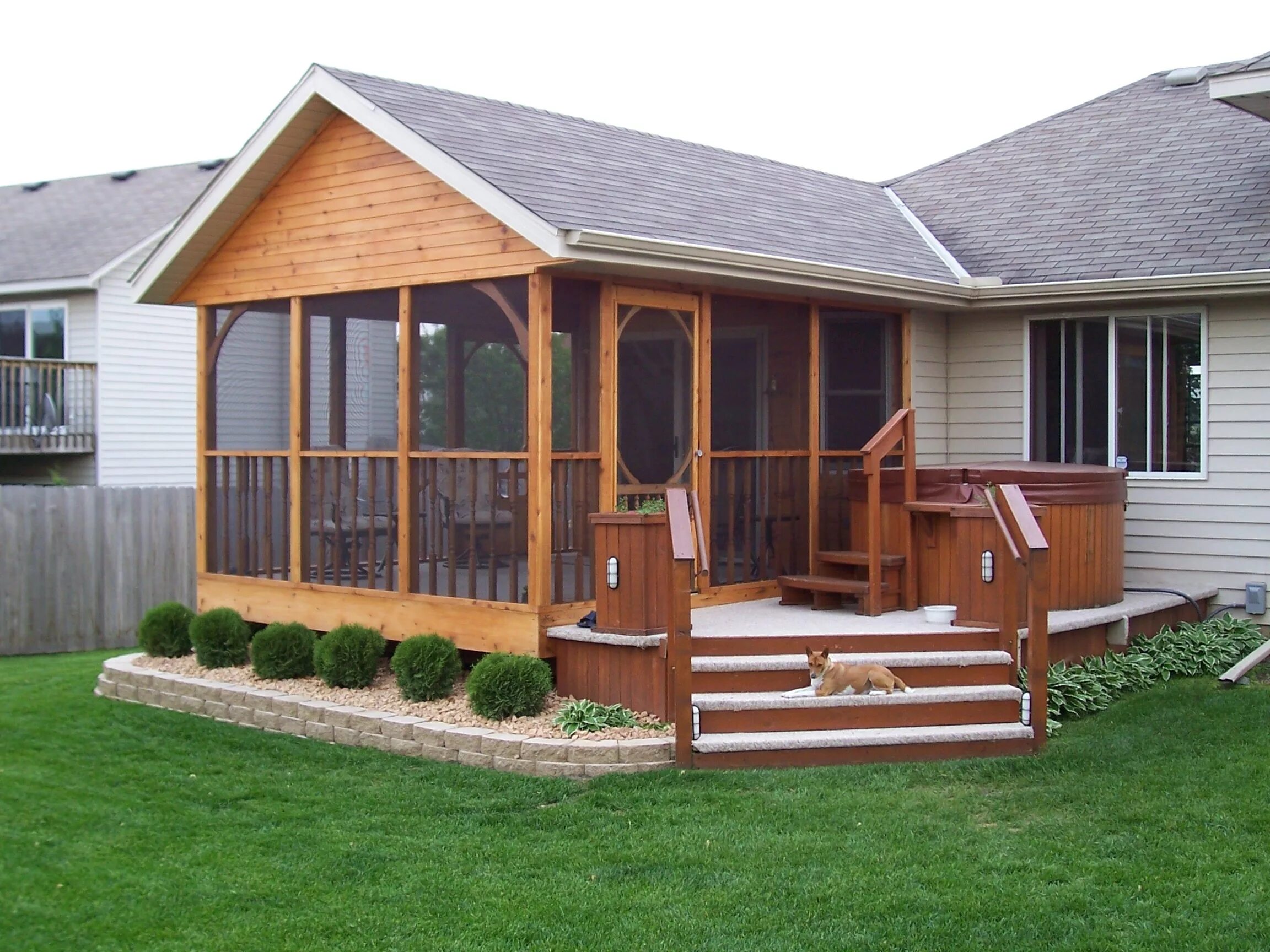 Пристроить веранду к дому варианты цены Love the deck added on- needs some paint on the porch!! Manufactured home porch,