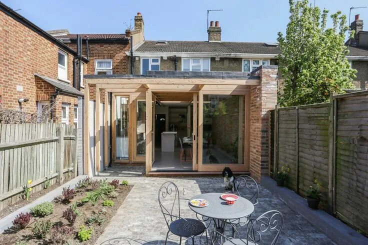 Пристрой к дому дизайн фото Nimtim adds pergola-like extension to 1950s terrace in south London Architecture