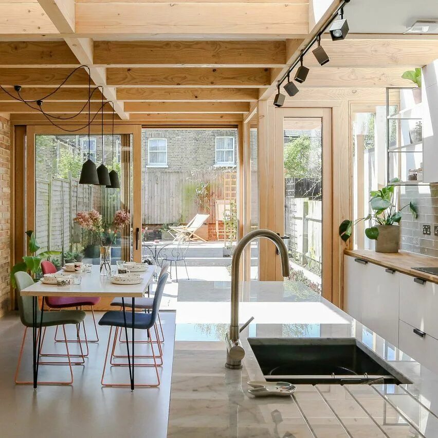 Пристрой кухни к дому варианты Nimtim adds pergola-like extension to 1950s terrace in south London House interi