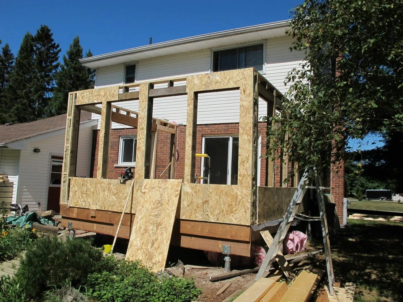 Пристройка своими руками фото Building a Sun Room Outdoor screen room, Sunroom designs, Porch remodel