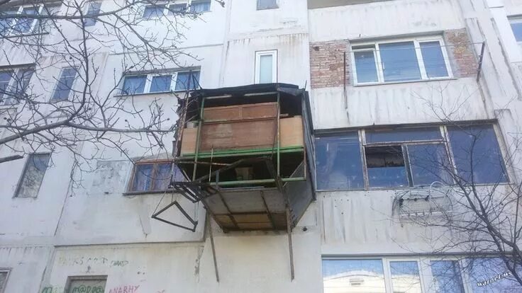 Пристройки балконов фото Épinglé sur балкон Photos drôles, Construction, Bizarre